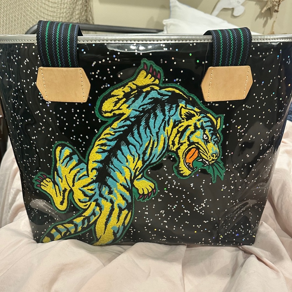 Savage zipper tote